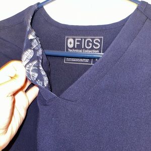 FIGS SCRUB TOP
